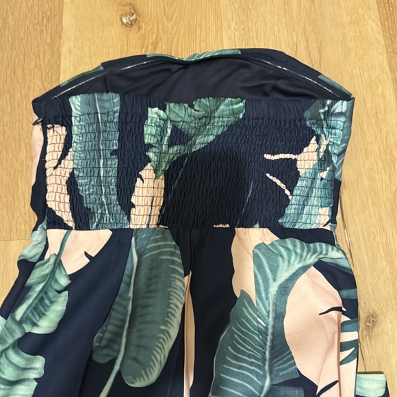 Strapless palm print jump suit - Picture 3 of 4